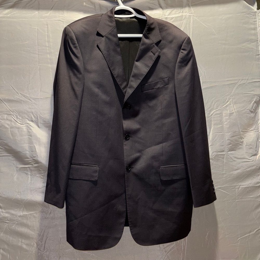 Black Blazer with Notched Lapels and Structured Shoulders